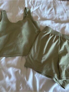 Light Green 2 Piece Set